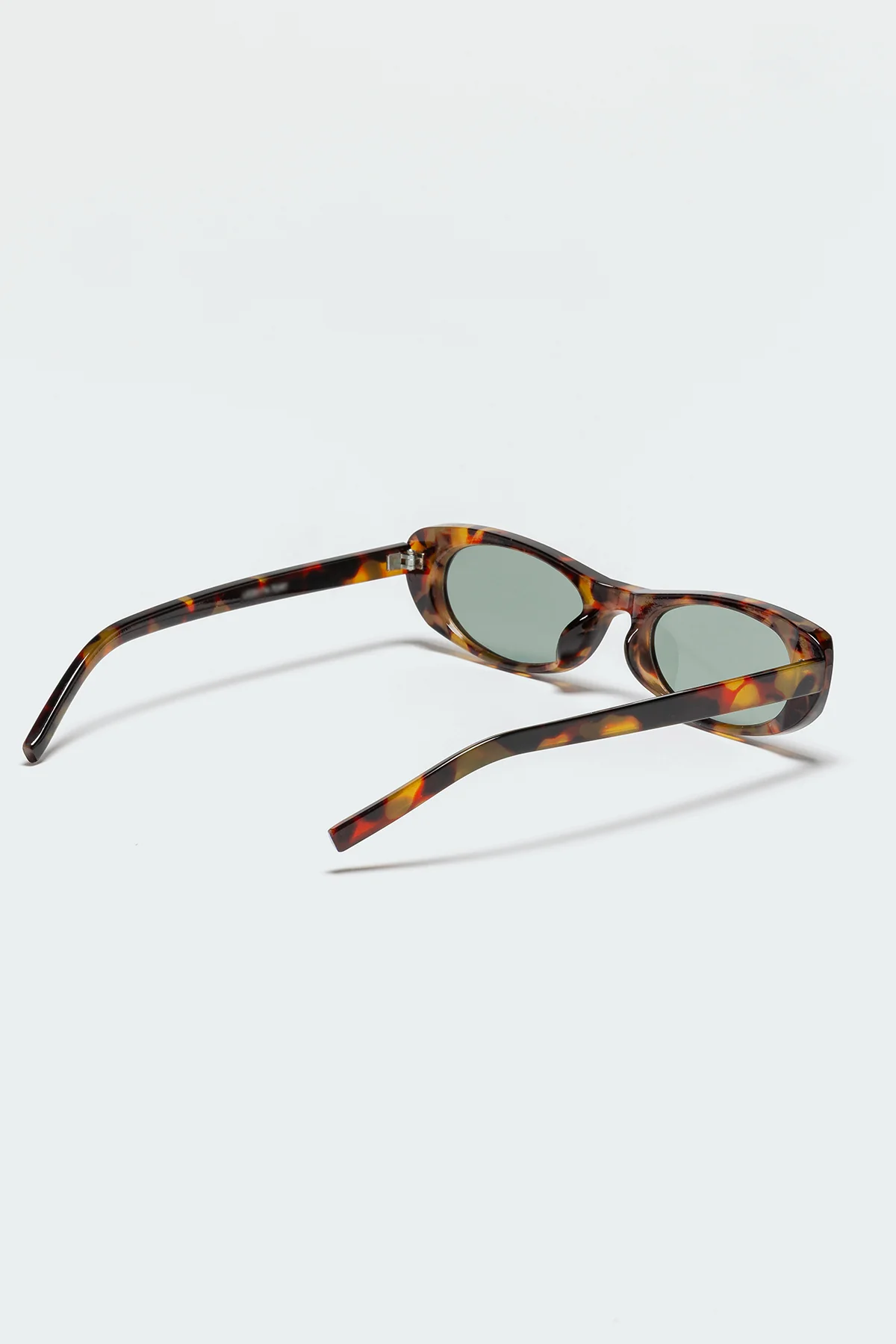 Cattie Cat Eye Sunglasses - Image 4