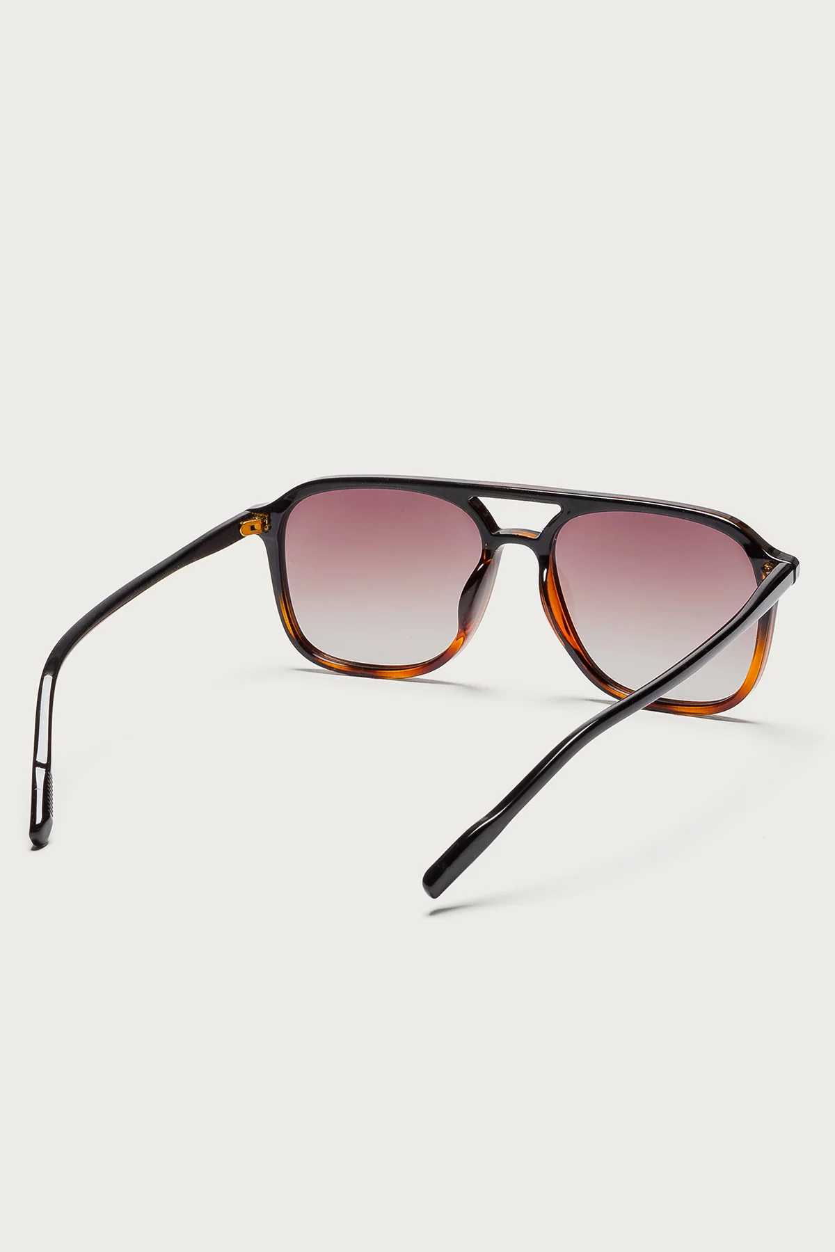 Katirina Square Sunglasses - Image 4