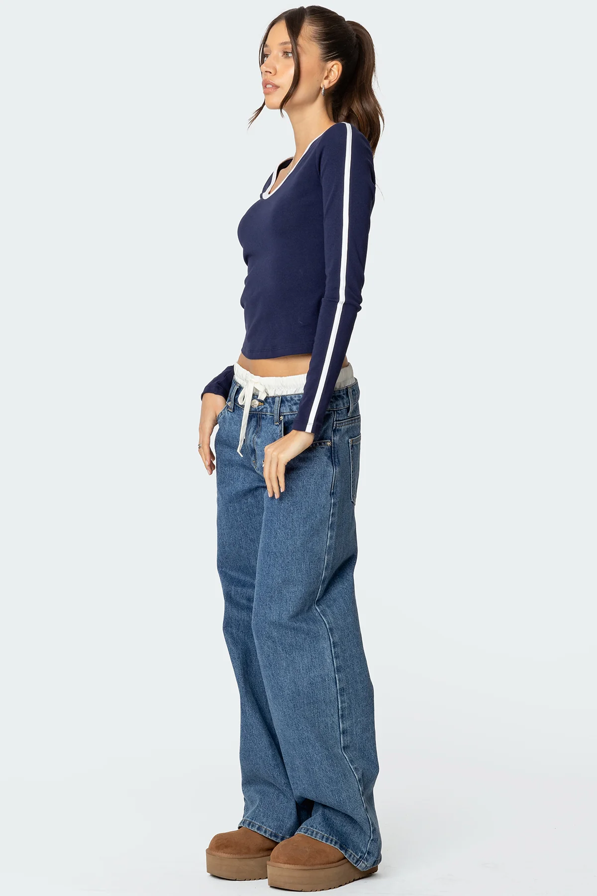 Contrast V Neck Long Sleeve T Shirt - Image 4