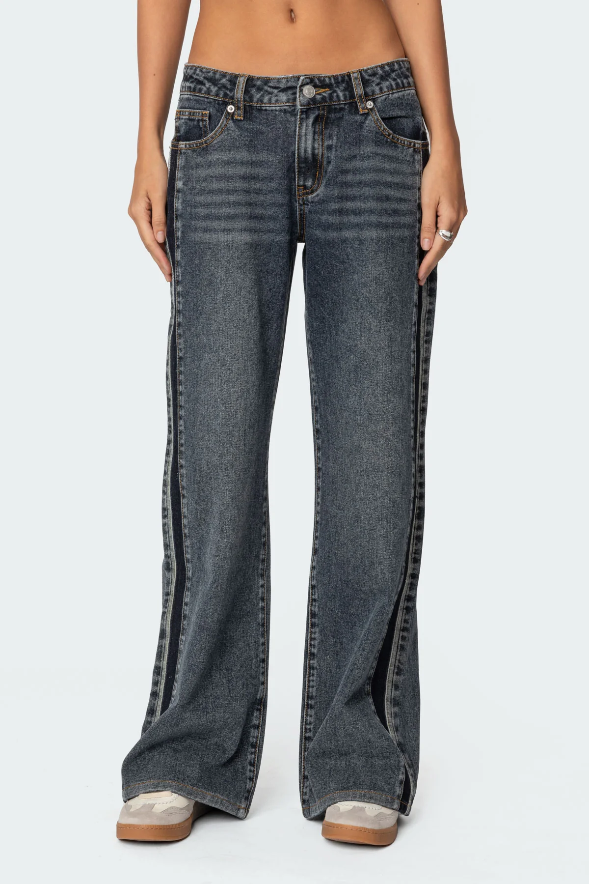 Contrast Panel Low Rise Baggy Jeans - Image 2