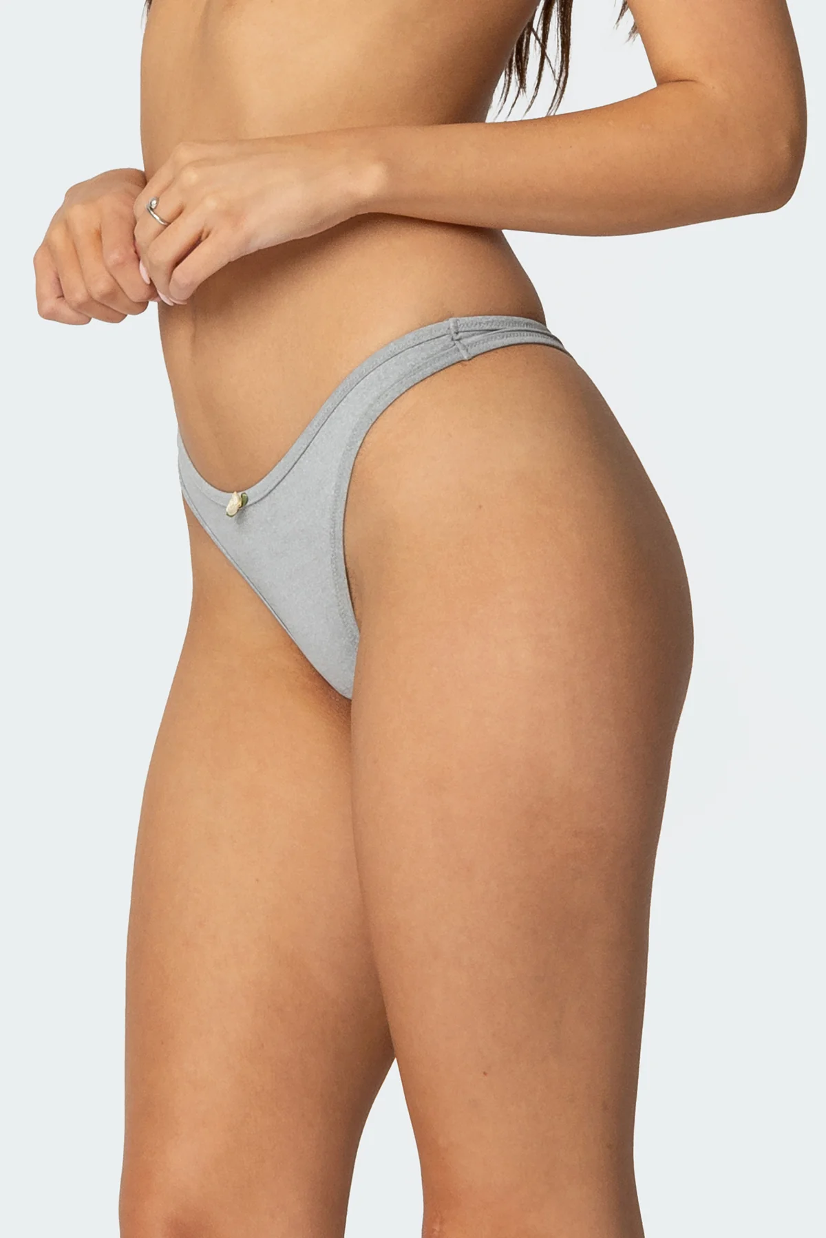 Roselyn Thong - Image 2