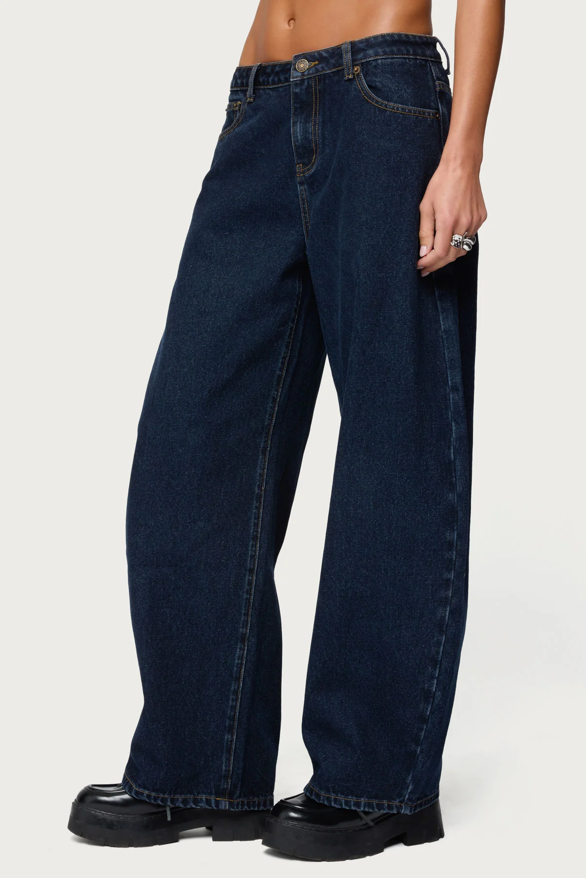 Jillian Low Rise Oversized Barrel Jeans - Image 4