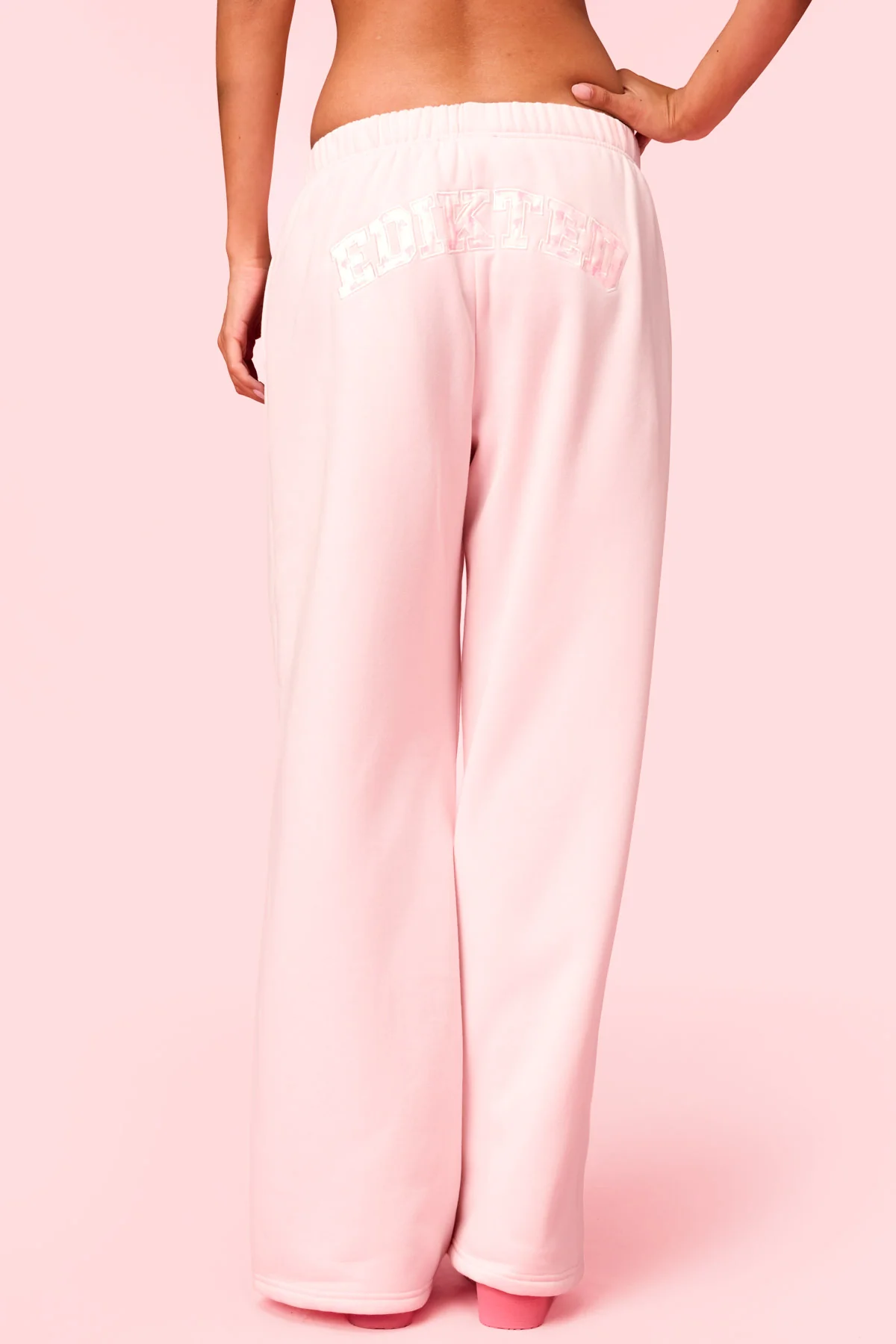Edikted Hearts Barbie™ Baggy Sweatpants - Image 7