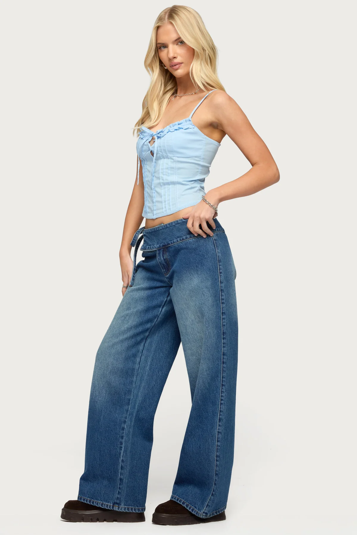 Kerah Ruffle Button Tank Top - Image 4